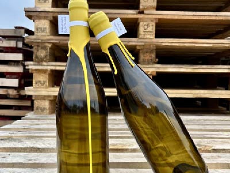 el-innovador-lacre-natural-de-parafinas-quintanar-para-botellas-de-vino